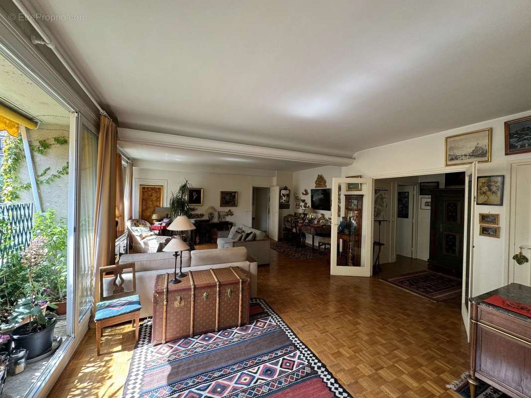 Appartement a louer paris-16e-arrondissement - 5 pièce(s) - 125 m2 - Surfyn