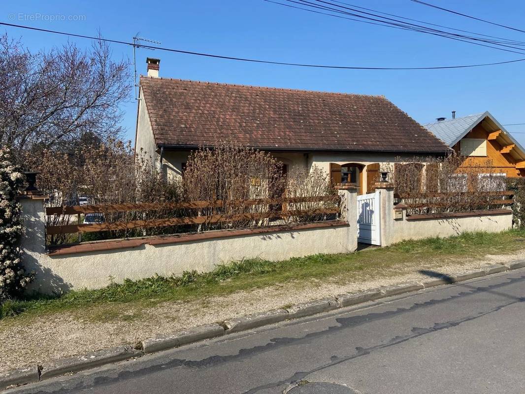 Maison à SAINT-MARTIN-DU-TERTRE