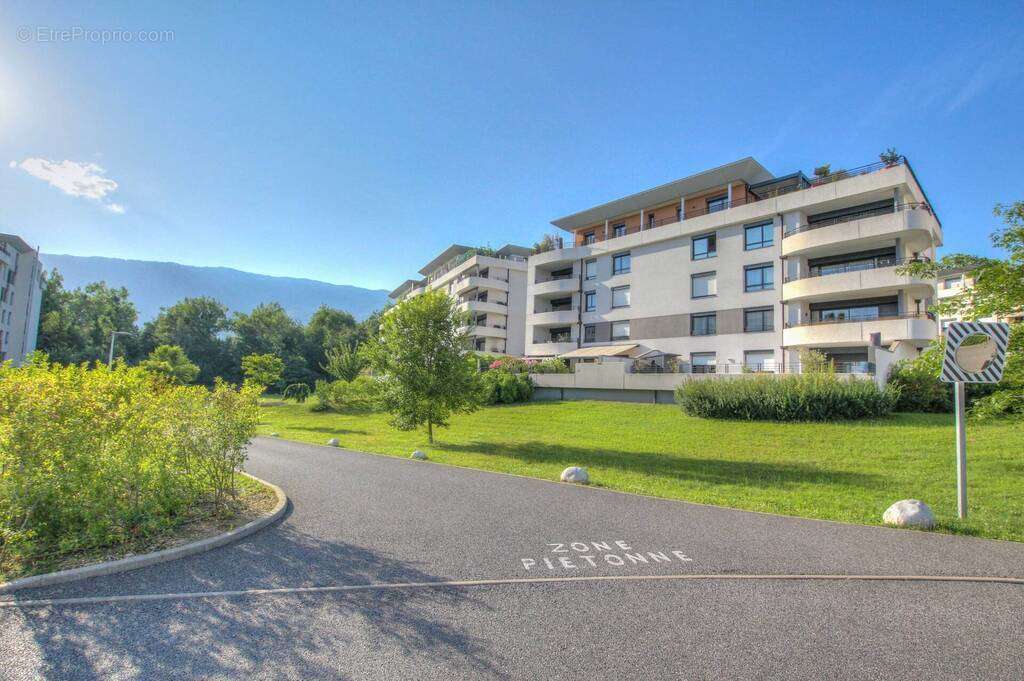 Appartement à SAINT-GENIS-POUILLY