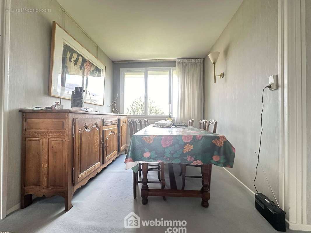 La salle à manger pour y recevoir vos convives - Appartement à LAON