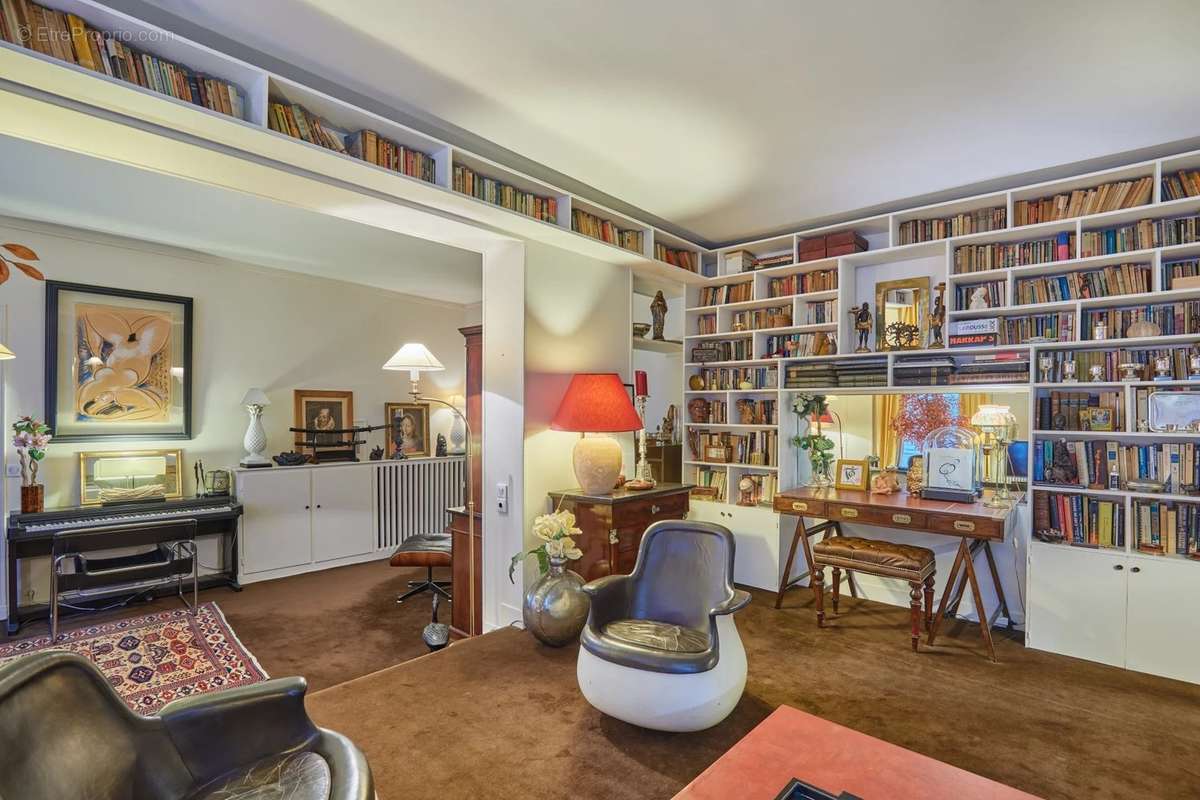 Appartement a louer paris-8e-arrondissement - 4 pièce(s) - 81 m2 - Surfyn