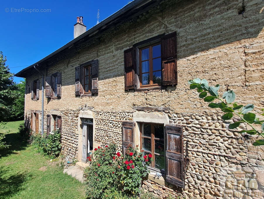 Maison à SAINT-HILAIRE-DE-LA-COTE