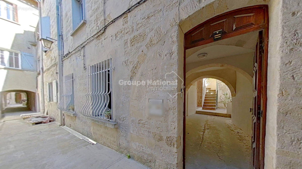 Appartement à VILLENEUVE-LES-AVIGNON