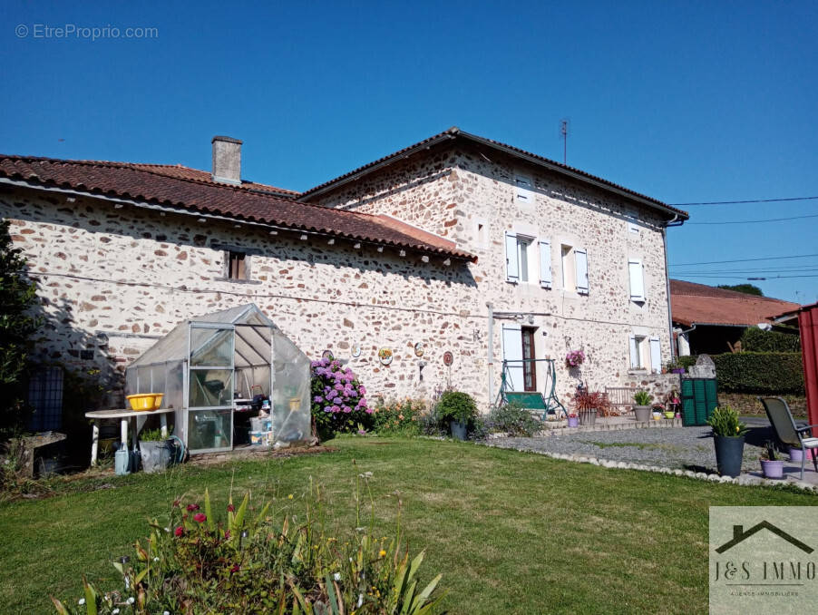 Maison à ROUMAZIERES-LOUBERT