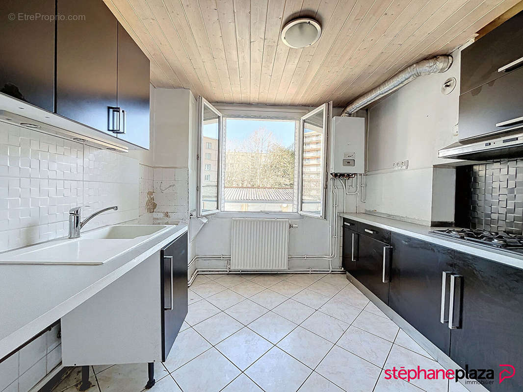 Appartement à LYON-8E