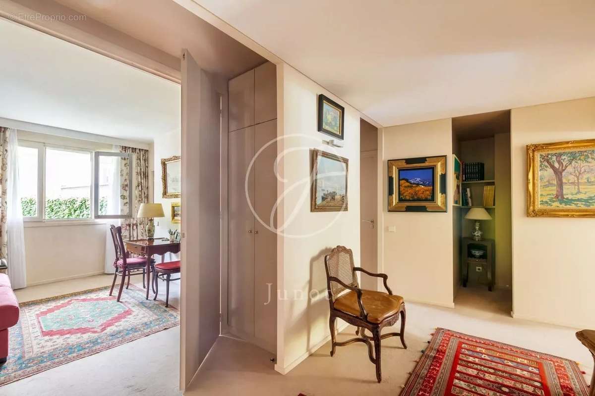 Appartement à PARIS-7E