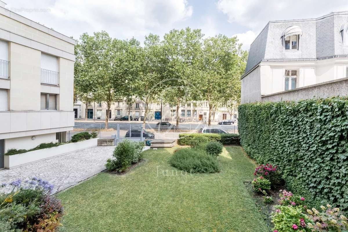 Appartement à PARIS-7E