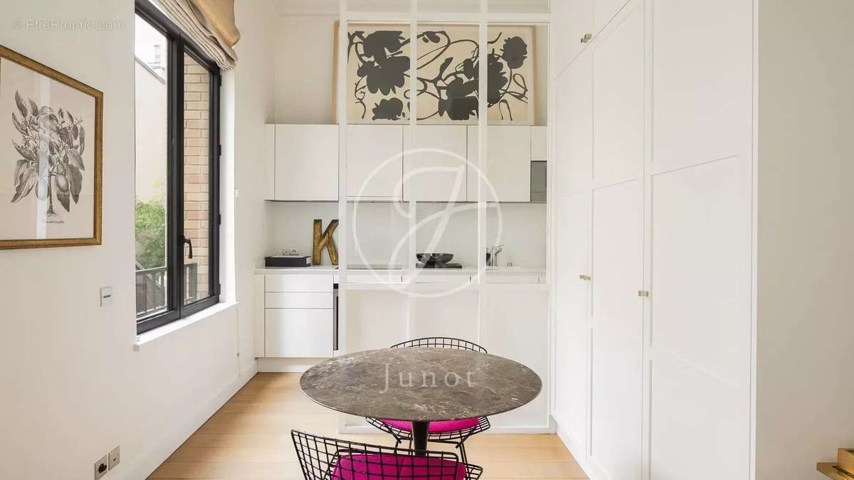 Appartement a louer paris-7e-arrondissement - 2 pièce(s) - 55 m2 - Surfyn