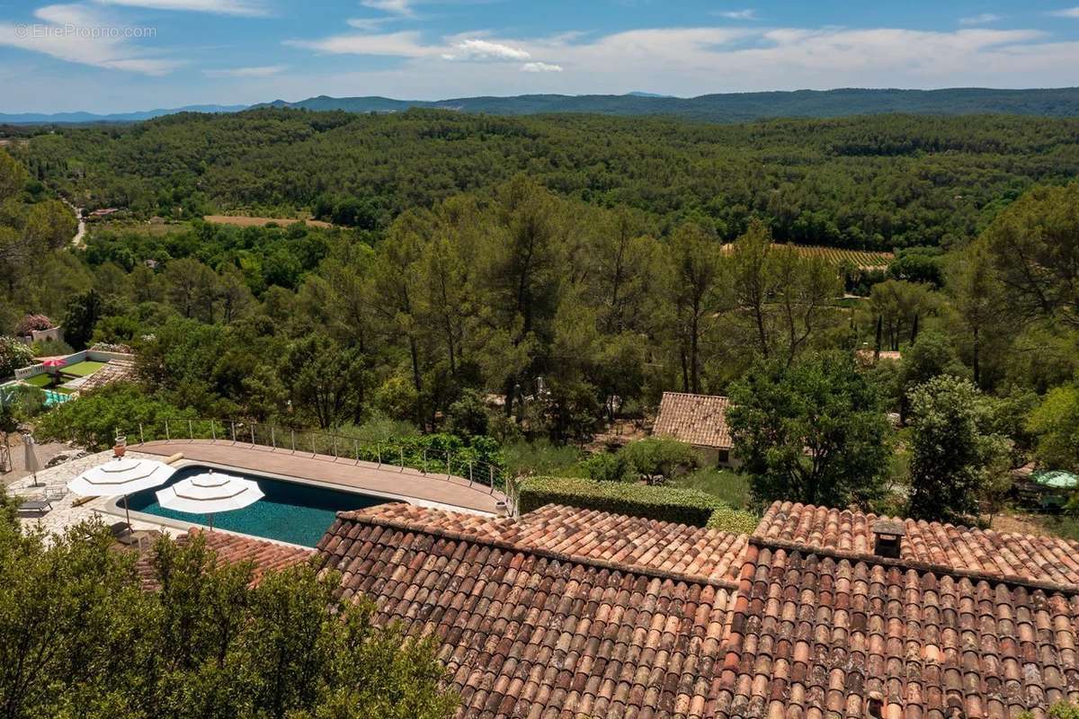 Maison à ENTRECASTEAUX