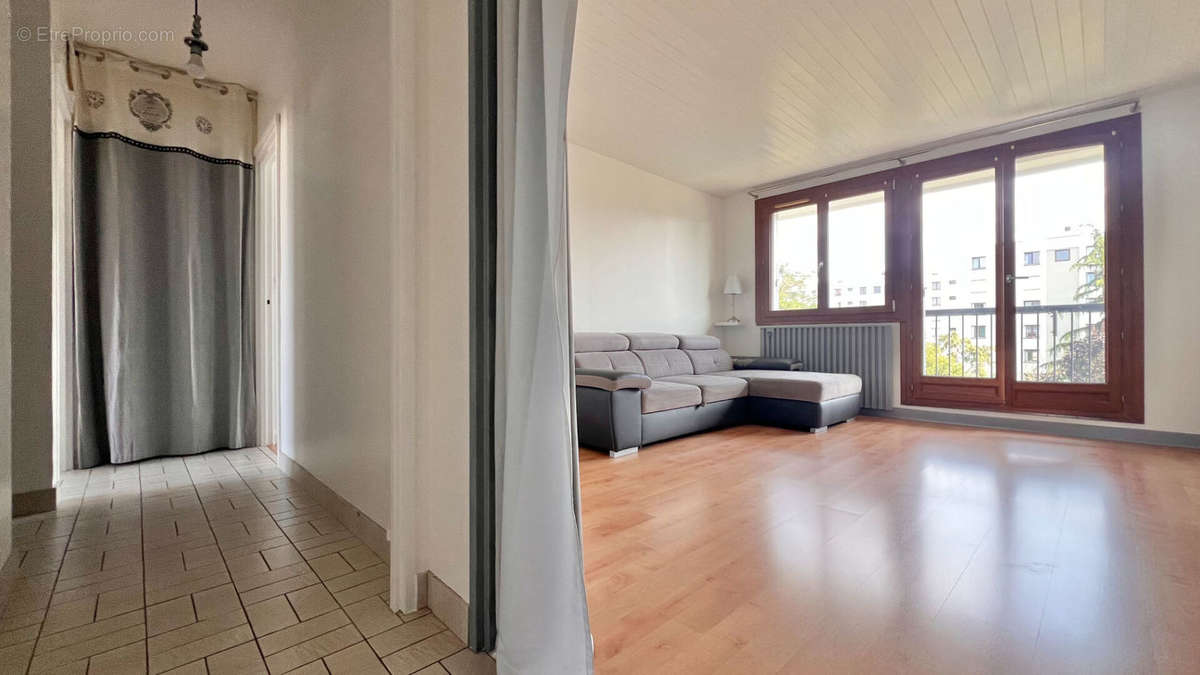 Appartement à CORBEIL-ESSONNES