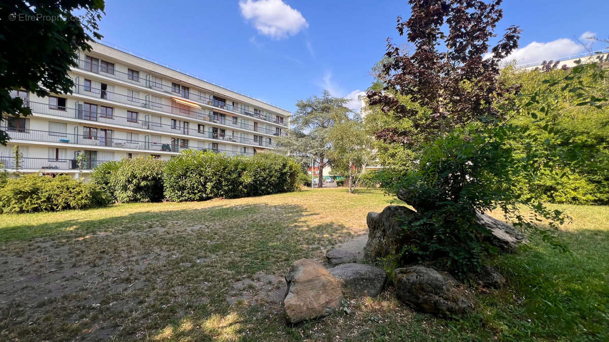 Appartement à CORBEIL-ESSONNES