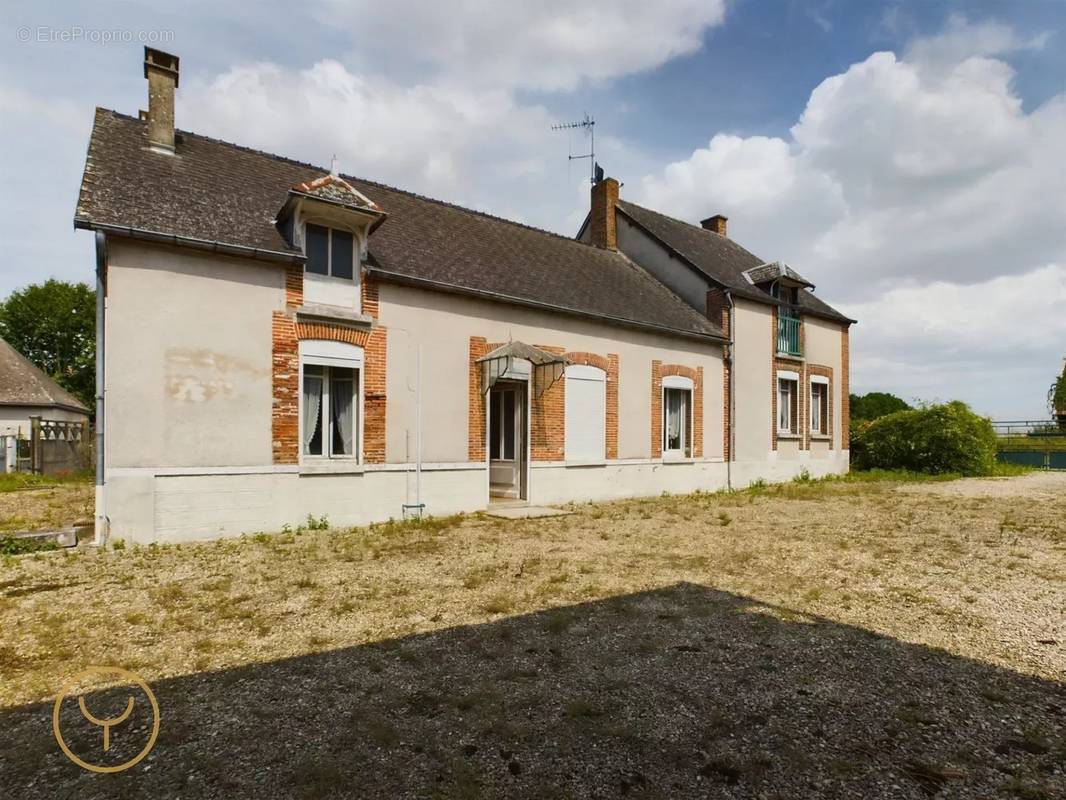 Maison à FAUX-FRESNAY