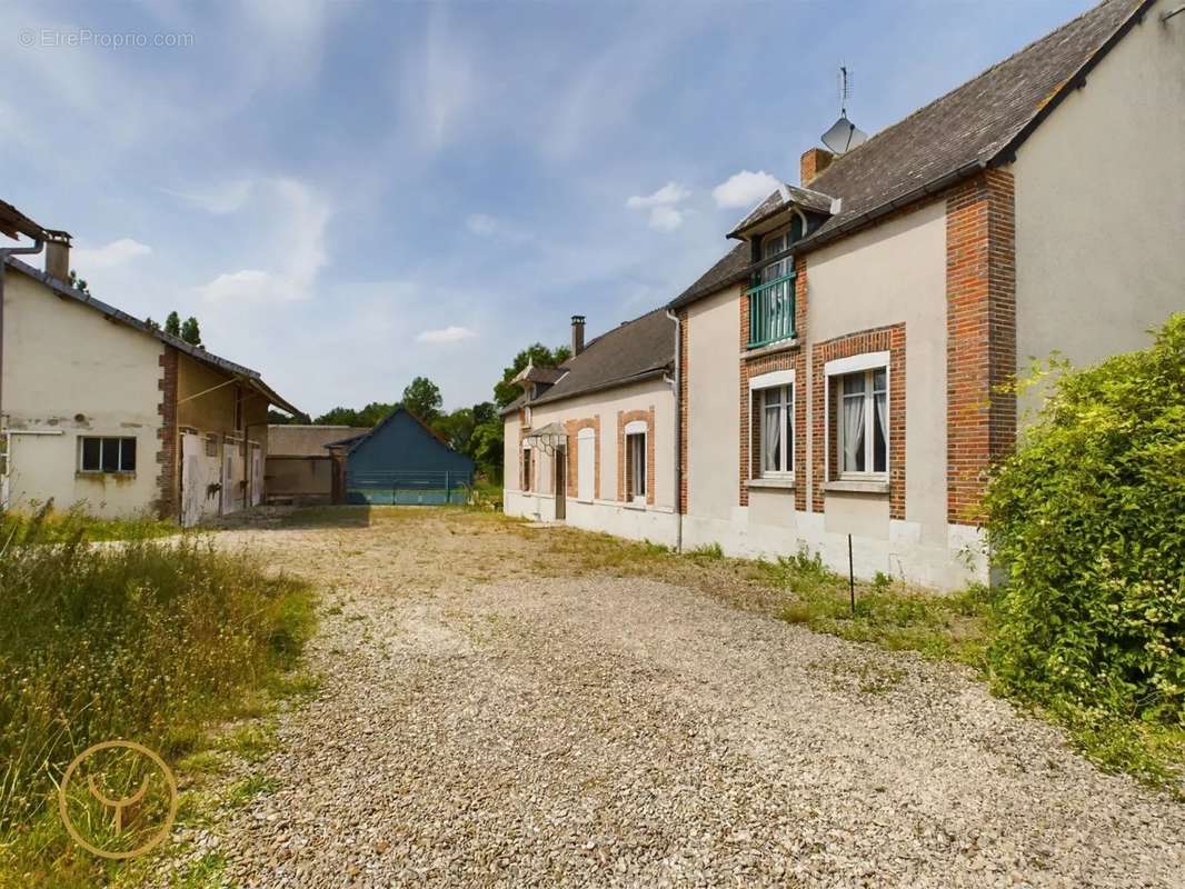 Maison à FAUX-FRESNAY