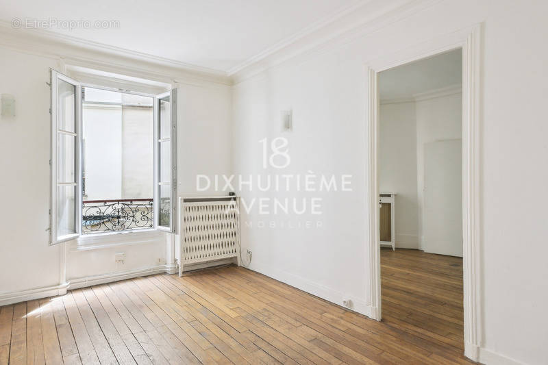 Appartement à PARIS-18E