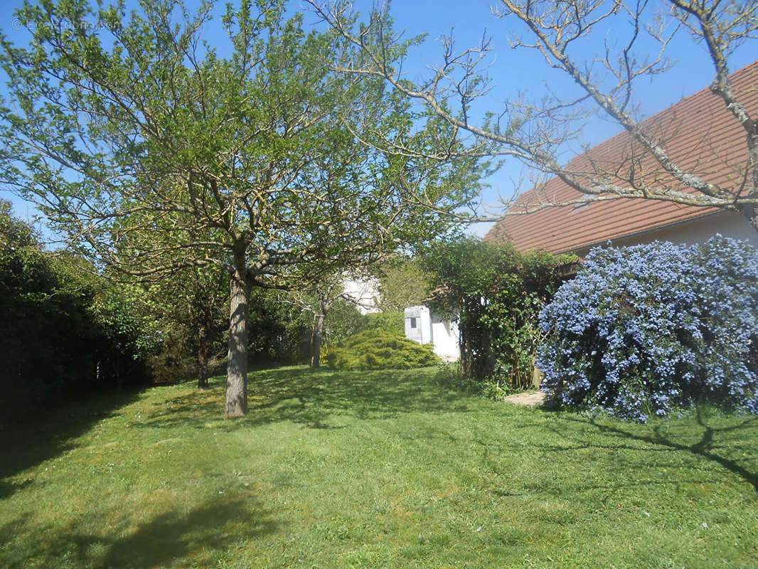 Maison à YZEURES-SUR-CREUSE