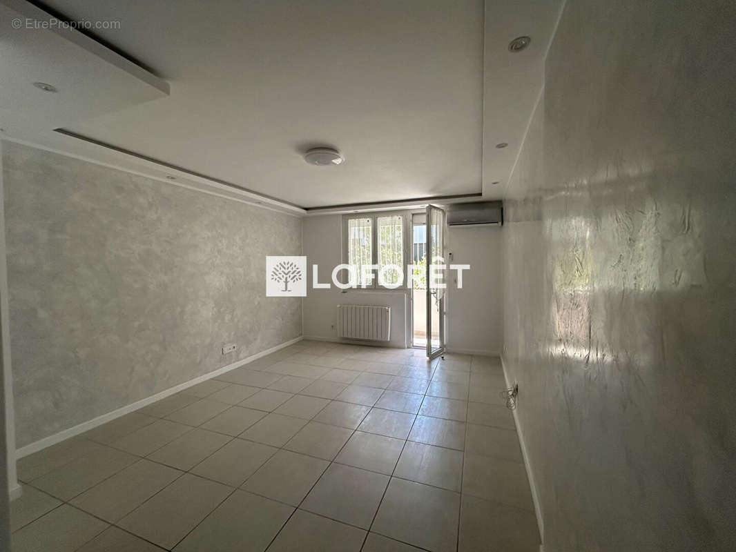 Appartement à MARSEILLE-9E