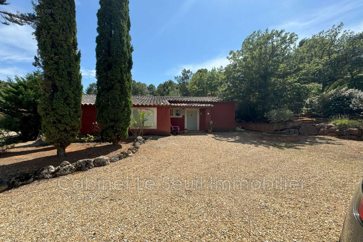 Maison à ROUSSILLON