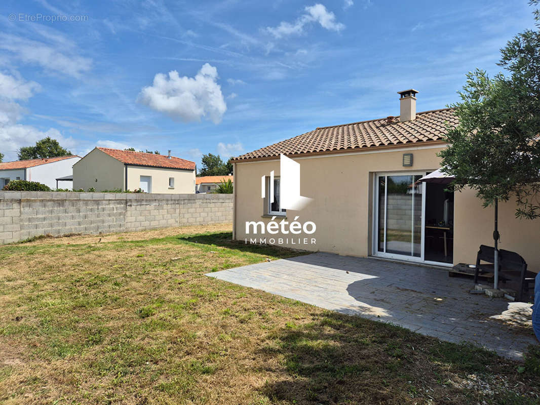 Maison à SAINT-JULIEN-DES-LANDES