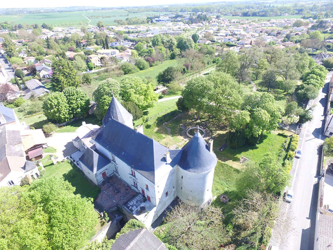 Maison à JAUNAY-CLAN