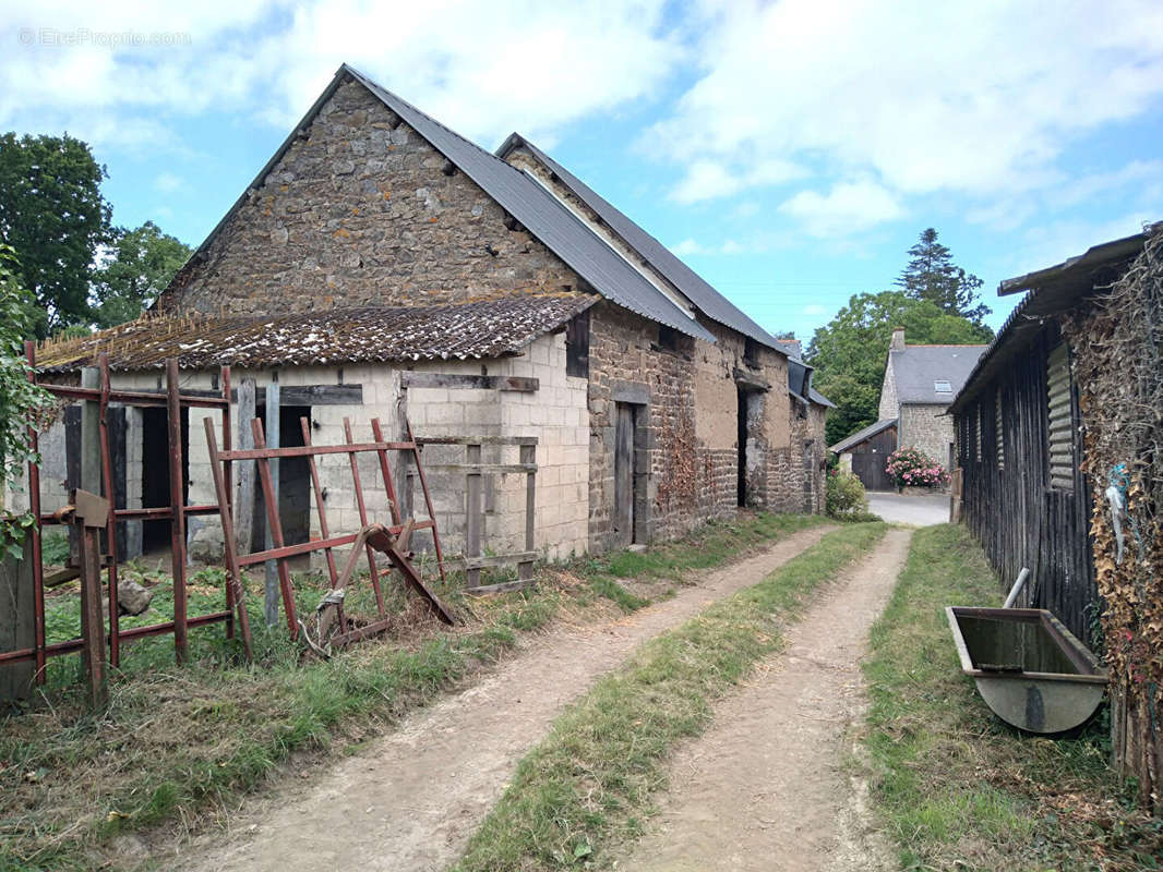 Maison à COMBOURG