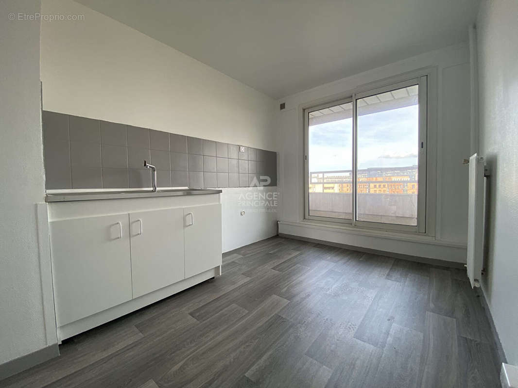 Appartement à NANTERRE