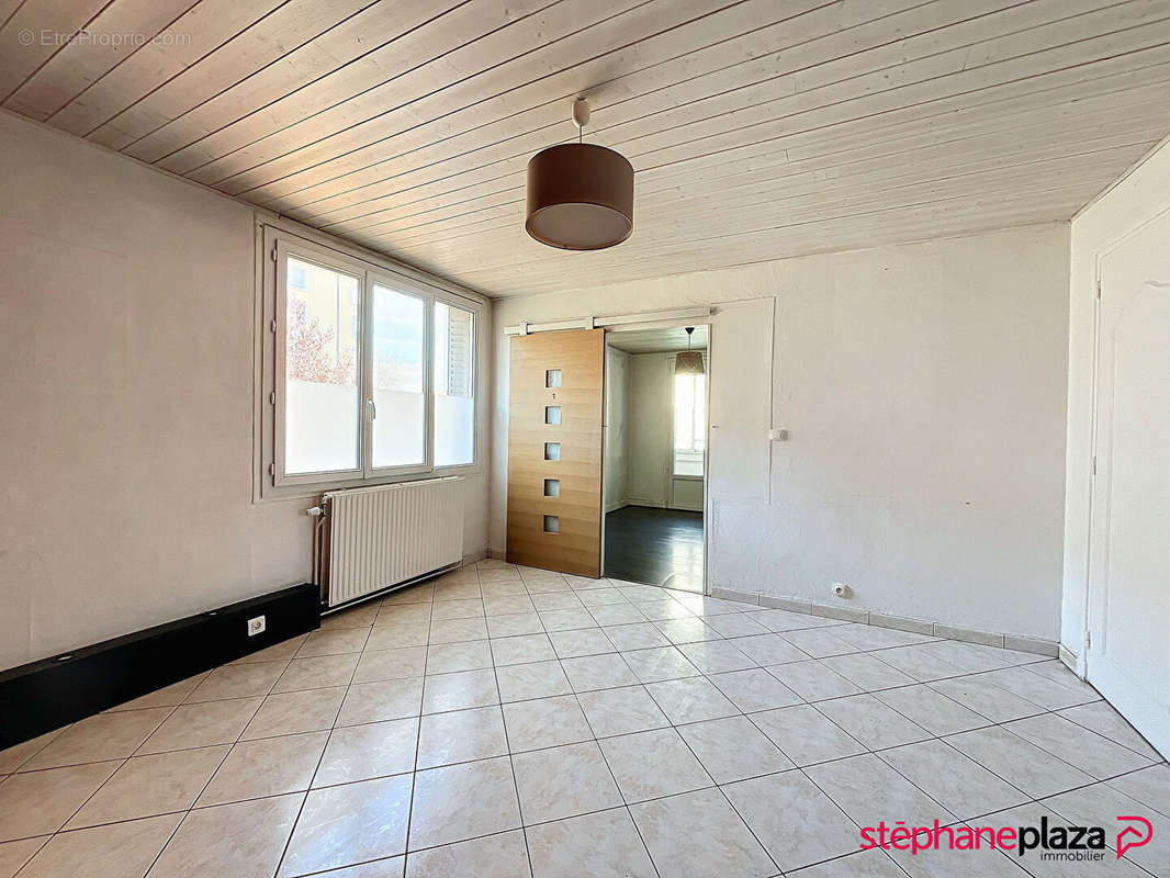 Appartement à LYON-8E