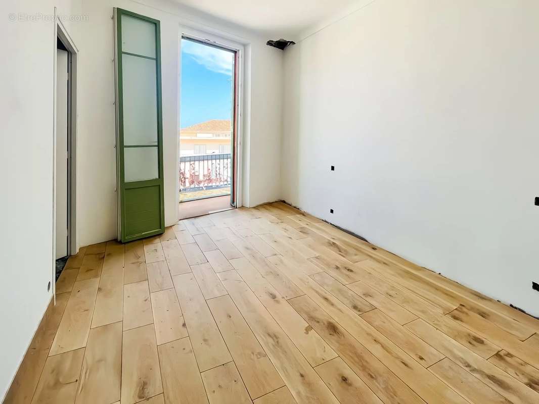 Appartement à BEAULIEU-SUR-MER