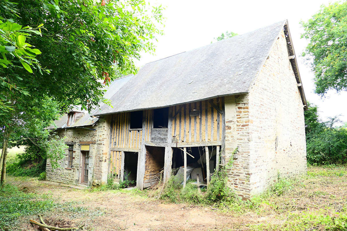 Maison à MORTAIN