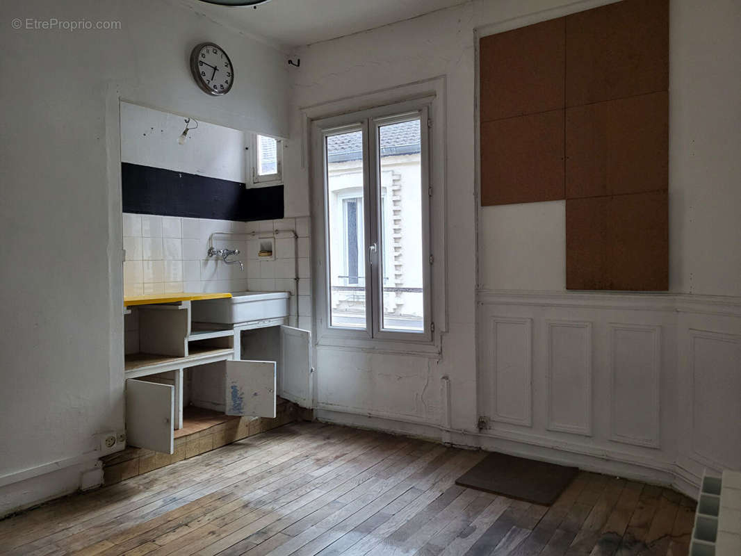Appartement a louer paris-18e-arrondissement - 2 pièce(s) - 24 m2 - Surfyn