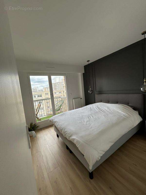 Appartement à COURBEVOIE