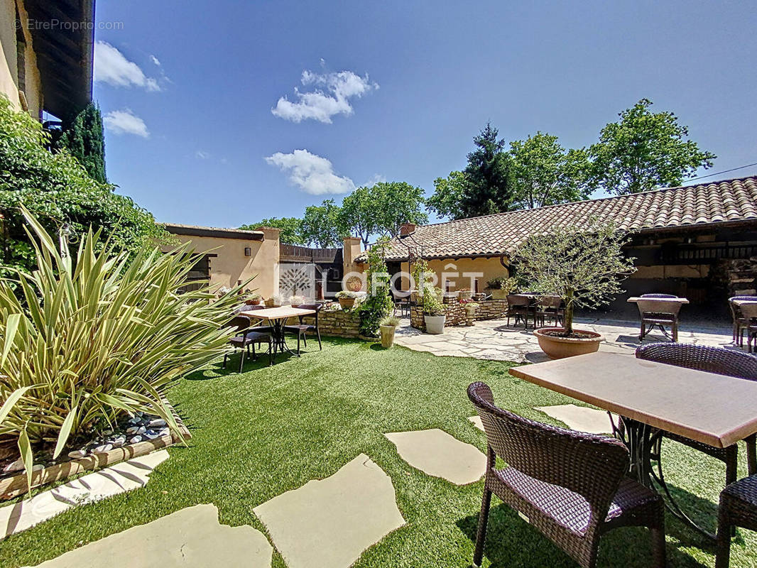 Maison à AMBERIEUX-EN-DOMBES