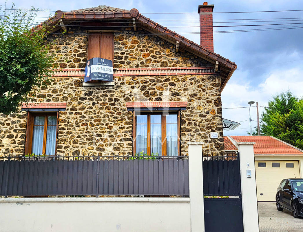 Maison à LA COURNEUVE