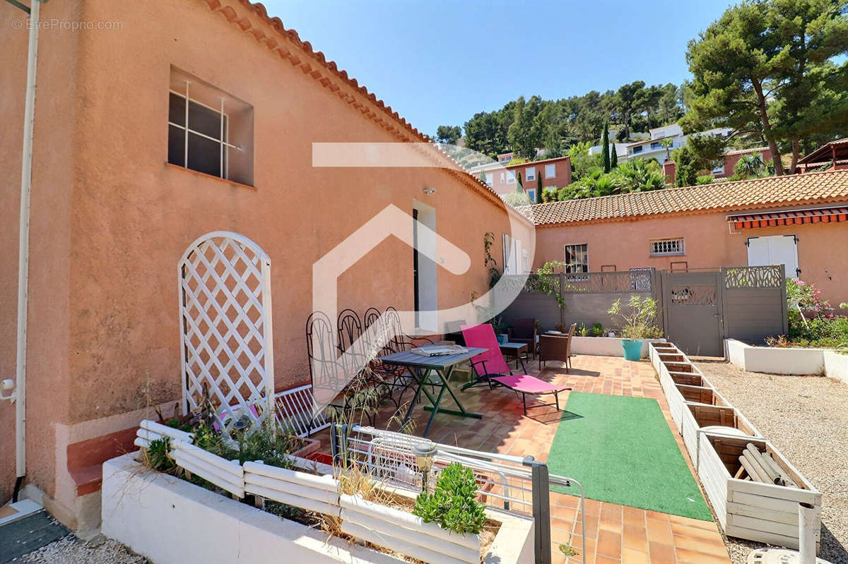 Appartement à HYERES