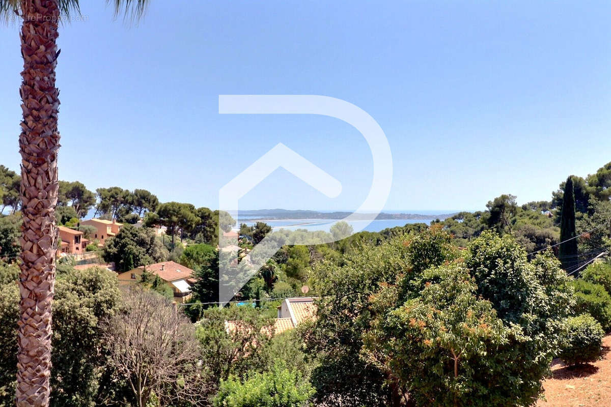 Appartement à HYERES