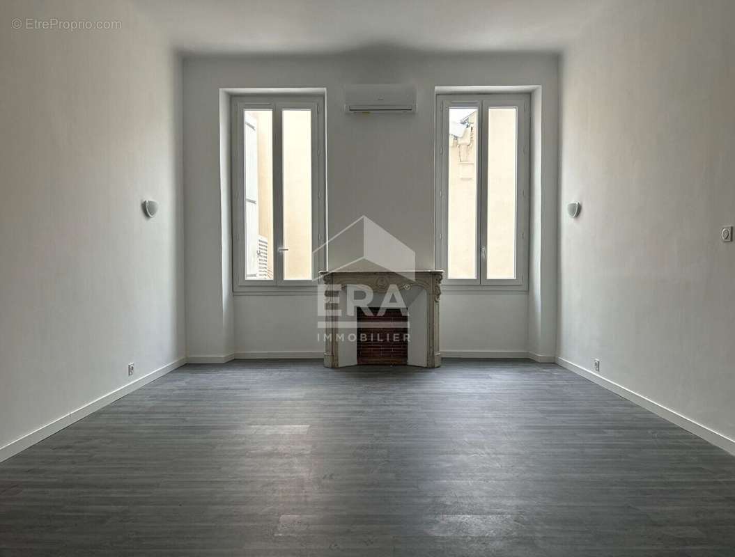 Appartement à MARSEILLE-1E