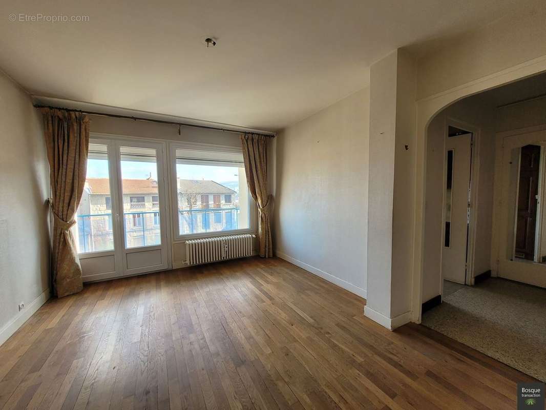 Appartement à SAINT-ETIENNE