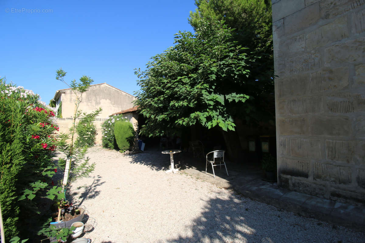 Maison à FONTVIEILLE