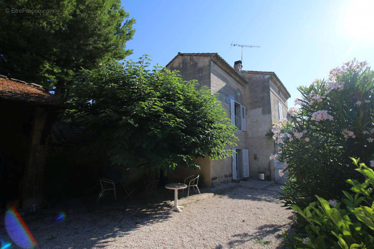 Maison à FONTVIEILLE