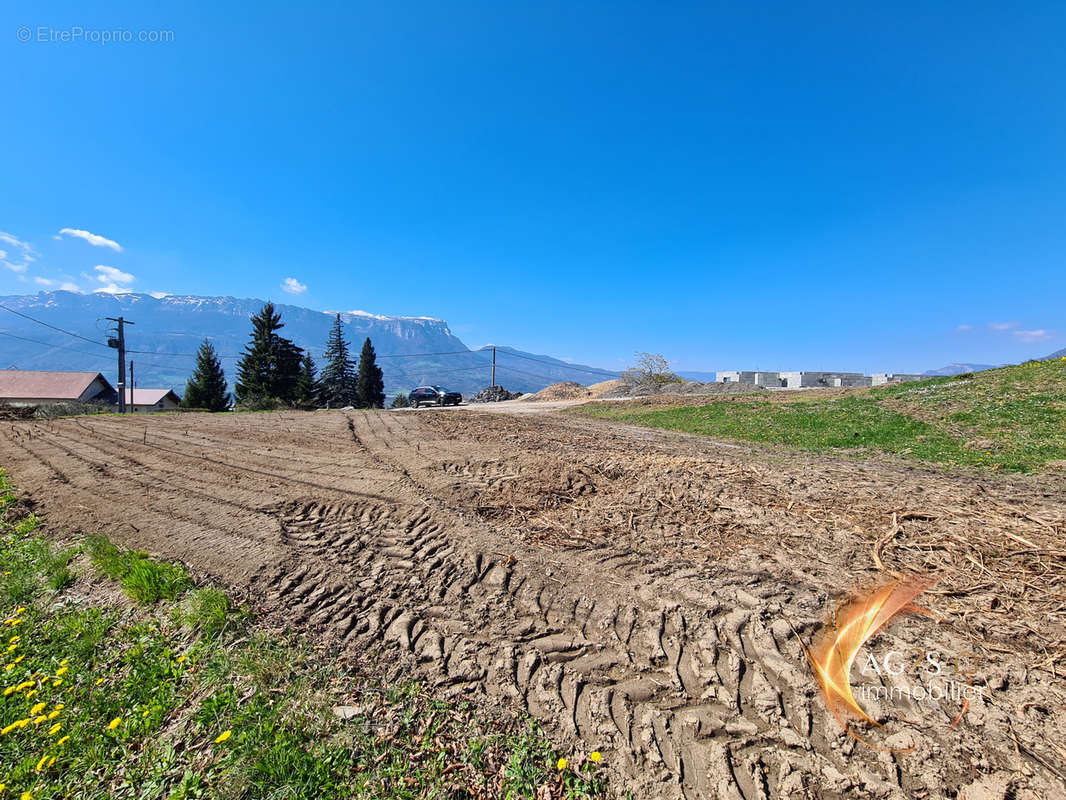 Terrain à LA CHAPELLE-BLANCHE