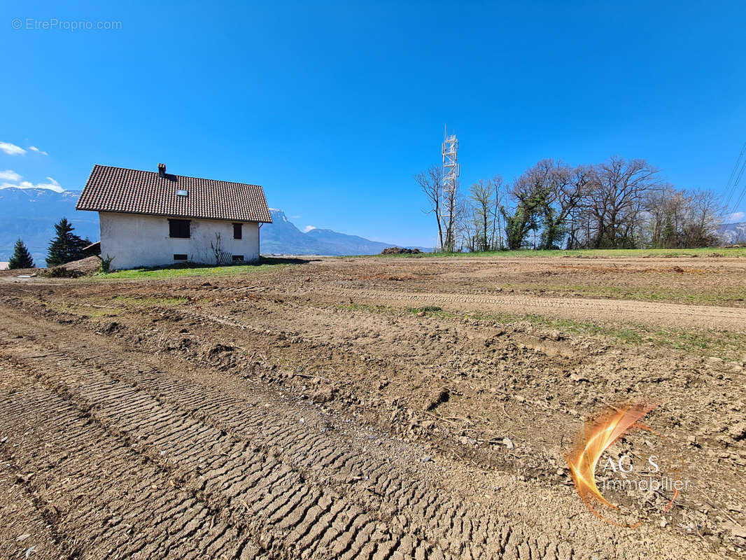 Terrain à LA CHAPELLE-BLANCHE