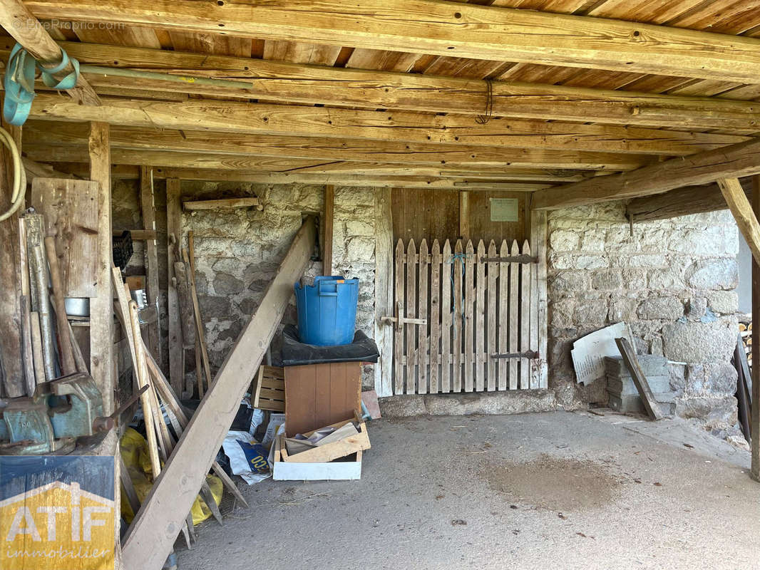 Maison à SAINT-PRIEST-LA-PRUGNE