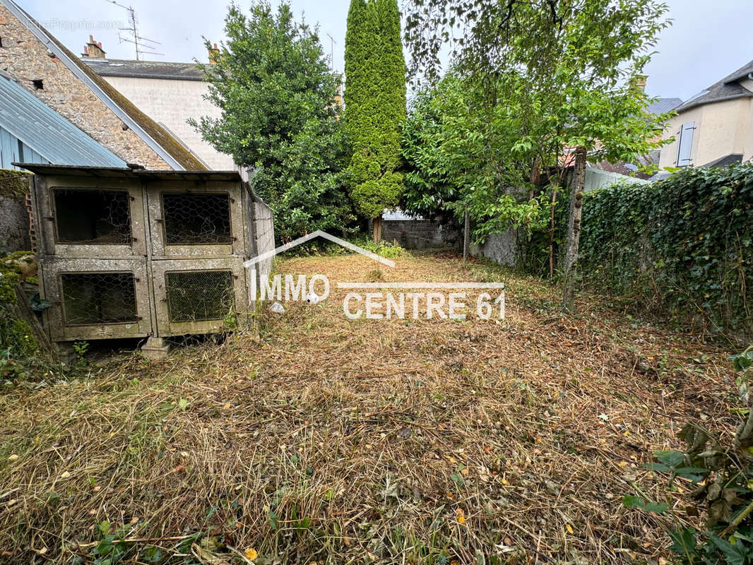 Maison à CARROUGES