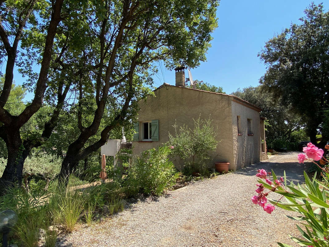 Maison à COTIGNAC