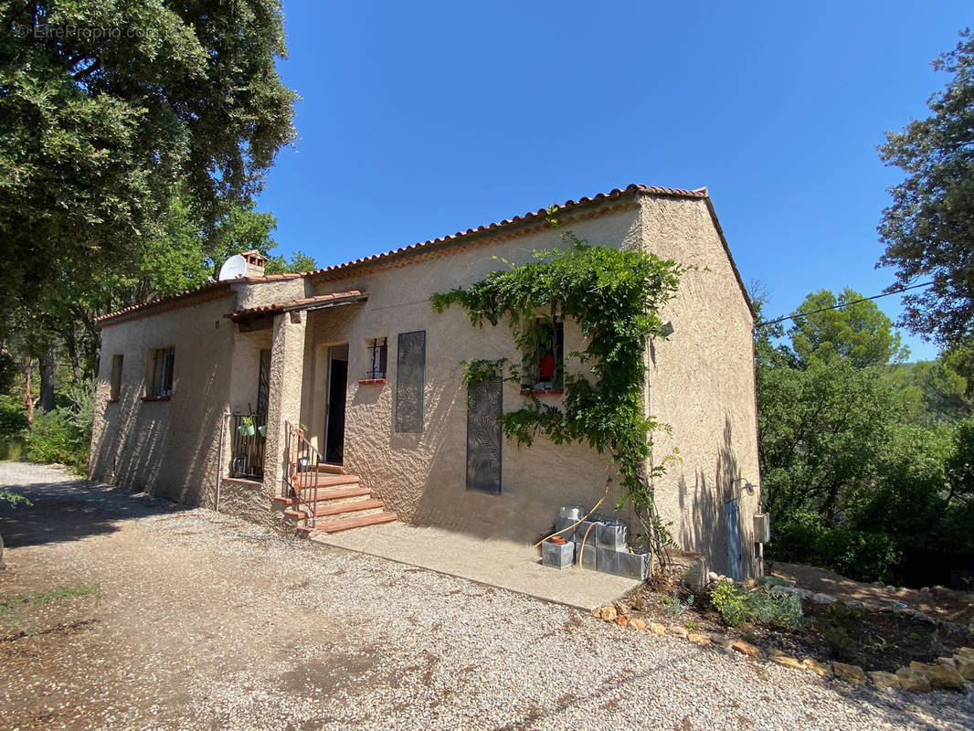 Maison à COTIGNAC