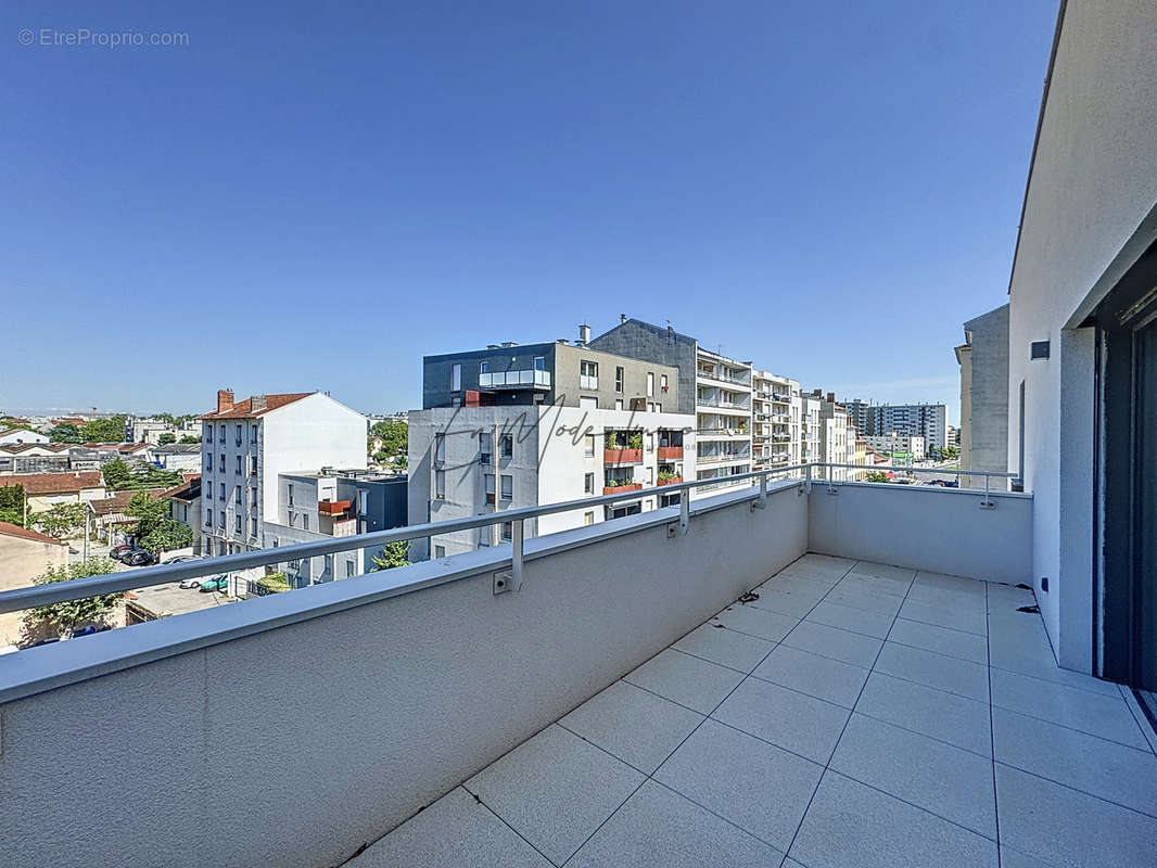 Appartement à LYON-8E