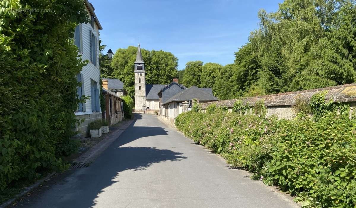 Terrain à PONT-L&#039;EVEQUE