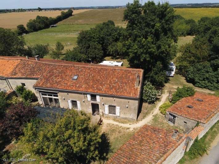 Maison à VILLEFAGNAN