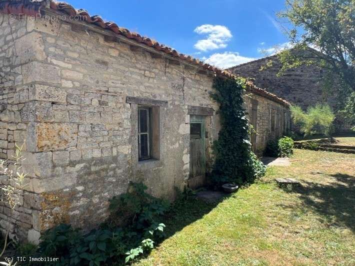 Maison à VILLEFAGNAN