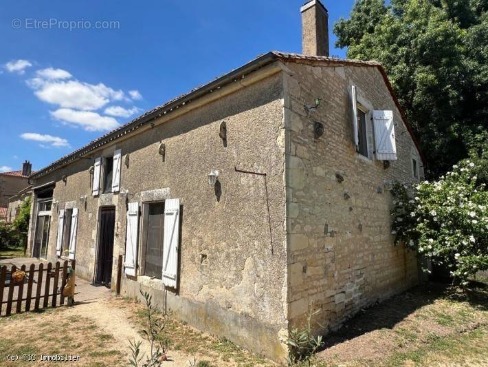 Maison à VILLEFAGNAN