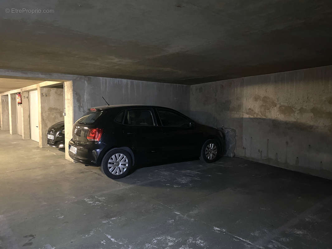 Parking à PARIS-6E